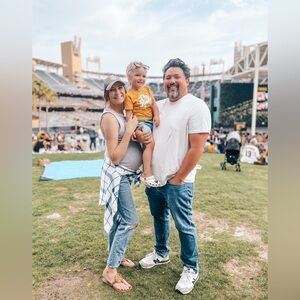 Abercrombie and Fitch maternity ankle straight jeans with full belly panel